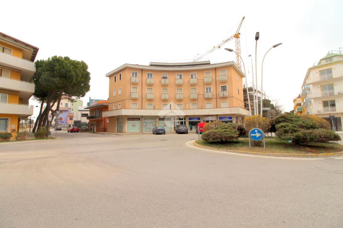 Ampio Bilocale Caorle Lungomare Levante Exterior photo